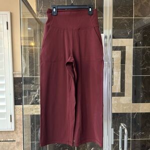Lululemon wine wide leg, size 6, NWT.